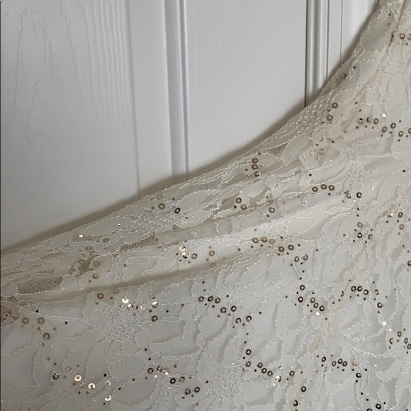 Camille La Vie Lace and Sequin Dress - Picture 4 of 4